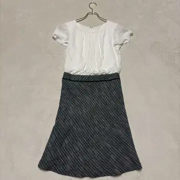 [컴시즘] (M) 무릎 기장 원피스 드레스 트위드 머메이드 플레어