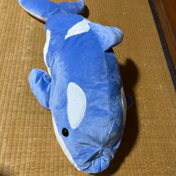 파란 돌고래 모양 봉제 인형