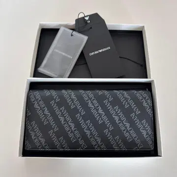 EMPORIO ARMANI 블랙 장지갑