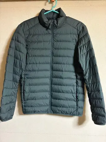 유니클로 라이트 다운 자켓 다크 그린
