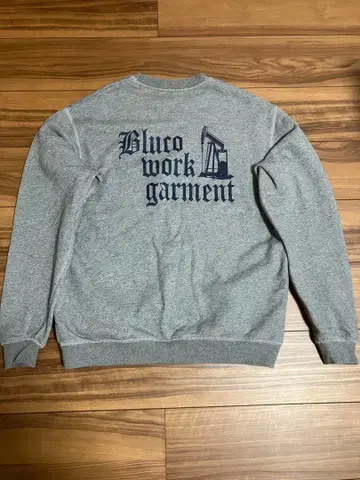 Bluco 맨투맨 그레이 백 프린트