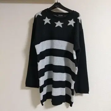 빅 루즈 실루엣 별 패턴 스트라이프 니트 스웨터