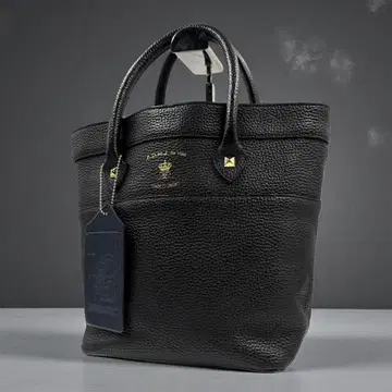 [ 새상품급 ] A.D.M.J 핸드백 블랙 가죽 골드 금장 장식 스터드