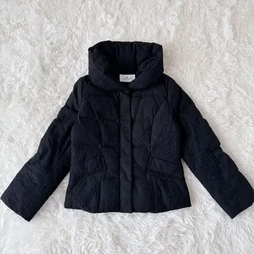 새상품급 귀한 그레이지 볼륨 넥 다운 자켓 전체 레이스 블랙 M