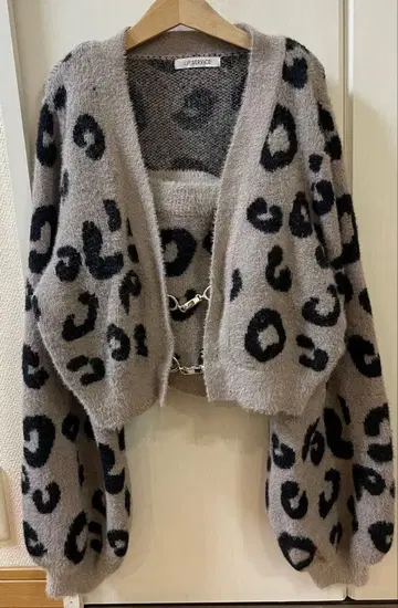 LIP SERVICE 레오파드 무늬 가디건 F