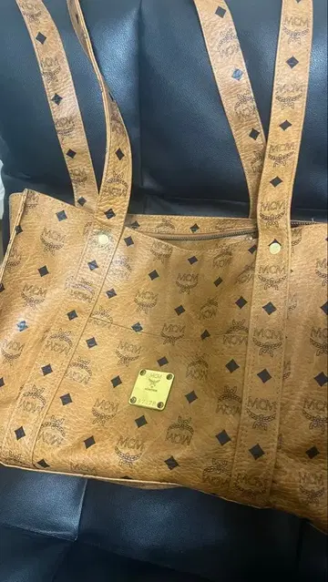 MCM 브라운 숄더백