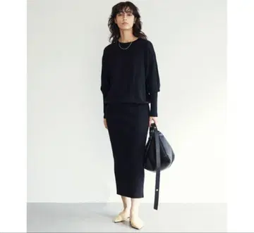 개럴개런트 돌먼 롱 니트 원피스 블랙