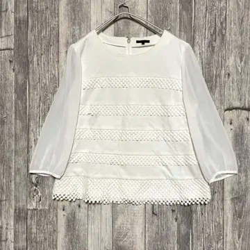 투 비 시크 화이트 오부소매 상의 보더 무늬