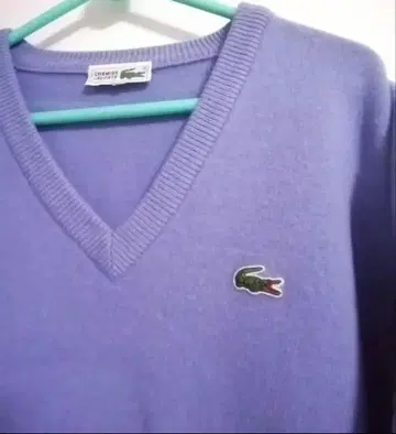 [ 컨디션 최상 ] LACOSTE 라벤더 V넥 니트