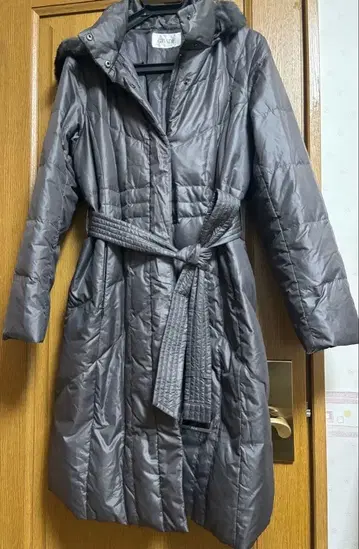 [ 도쿄 스타일 ] 새상품급 다운 자켓 차콜 그레이