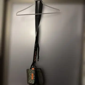 UNIVERSAL OVERALL 레오파드 무늬 코인 케이스