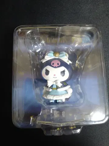 산리오 Holiday Collection 쿠로미 피규어