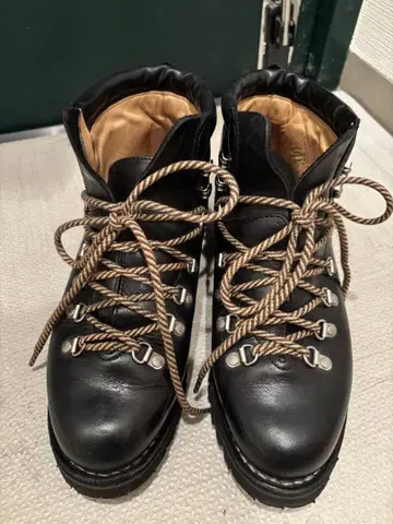 파라부트 스테디셀러 마운틴 부츠 새상품급입니다