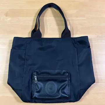 1PIU1UGUALE3 RELAX 토트백 블랙