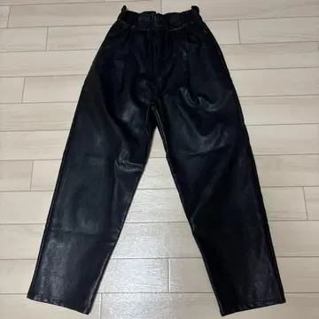 MOUSSY 합성 피혁 블랙 컬러 팬츠 사이즈 1