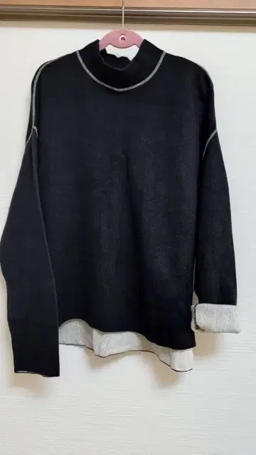 센소유니코 포원 리 블랙 스웨터