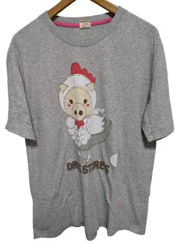 상태 A+ 드럭 스토어즈의 T셔츠 drug store's