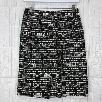 아쿠아 스큐텀 Aquascutum 스커트 고급 성인 패턴 [ g23 ]