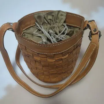 주케로 휠라토 뜨개질 가죽 숄더백