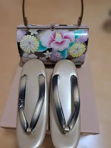 꽃무늬 일본 의류용 백과 골드 컬러 조리 세트