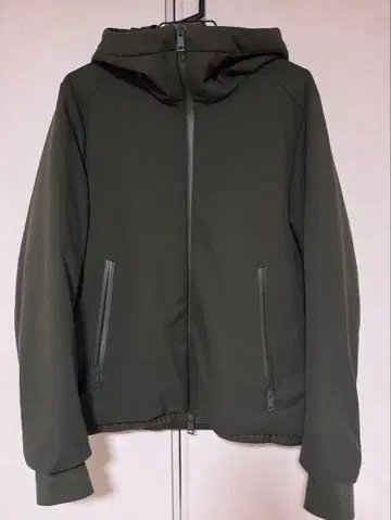 [글로벌 워크] 올리브 그린 후드 부착 나일론 자켓 S