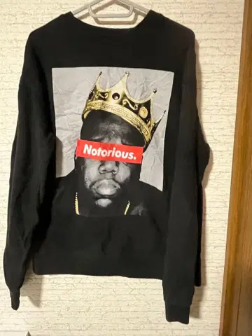 노토리어스 big 프린트 맨투맨