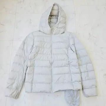 유니클로 울트라 라이트 다운 경량 다운 주머니 포함 휴대용 다운 다운