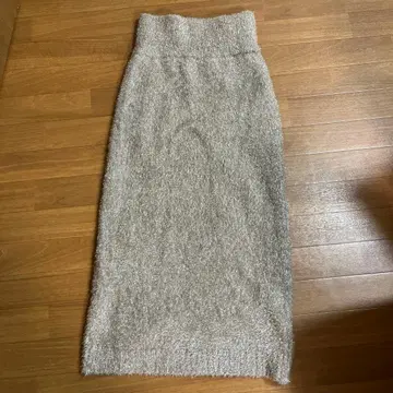 Louere 라메 샤기 니트 펜슬 스커트