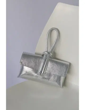 MILLELA FIRENZE 메탈릭 루프 핸드백