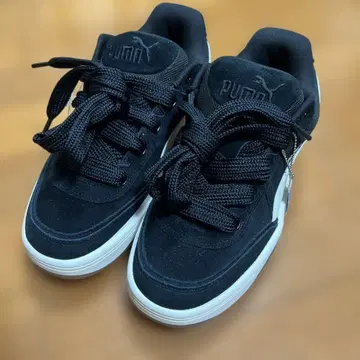 PUMA 블랙 스니커즈