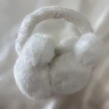 디즈니 화이트 퍼 귀마개 이어머프