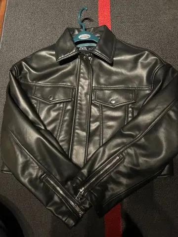 ZARA 블랙 인조 가죽 라이더 자켓
