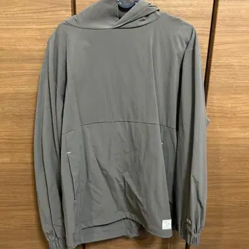 TURN ME ON 후드 부착 그레이 나일론 자켓