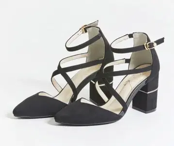 노엘라 크로스 벨트 펌프스