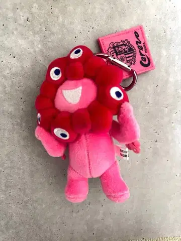 세레소 미야쿠미야쿠 카라비너 포함