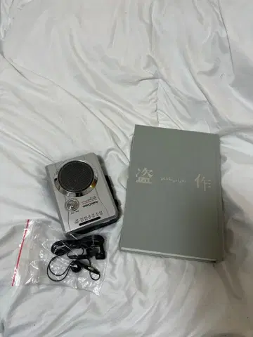 요루시카 도작 초회 한정판 카세트 테이프&라디오 카세트 포함