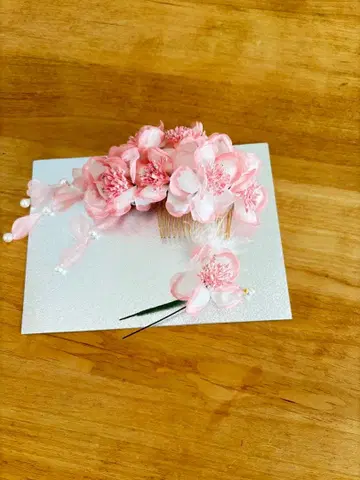 핑크 꽃 장식 투명 케이스 포함