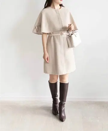 RANDA 베이지 케이프 디자인 미니 원피스