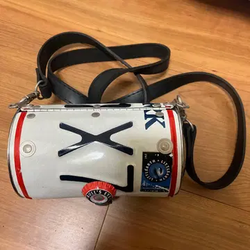 뉴욕 번호판 사용 원통형 숄더백