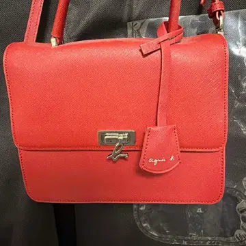 아그네스 베 탈부착식 레드 숄더백