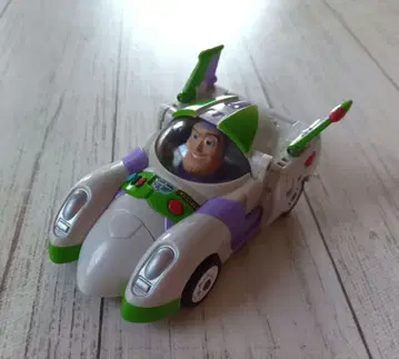 도쿄 디즈니랜드 한정판 버즈 라이트이어 변형 로봇 미니카 비글