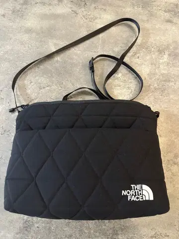 THE NORTH FACE 퀼팅 숄더백