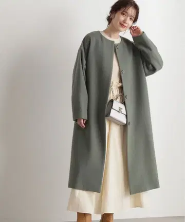 비버 멜톤 노카라 코트 그린