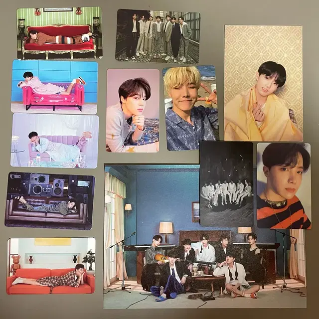 (처분)방탄소년단 포카10종+엽서2종+덤(앨범)
