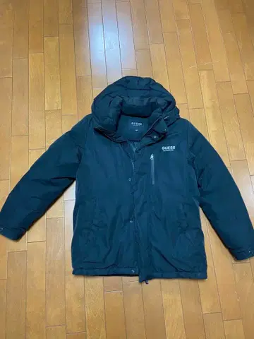 GUESS 다운 자켓 M 사이즈