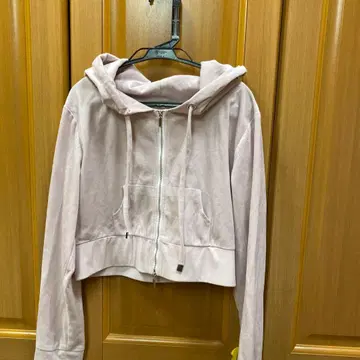 B U B B LES 라이트 핑크 크롭 후드티 미니 스커트 셋업