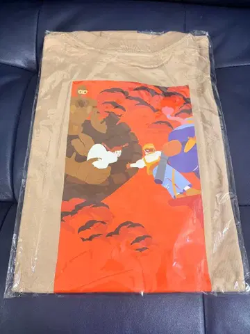 미사용 새상품 지브리 입체건축전 천공의 성 라퓨타 T셔츠 L사이즈