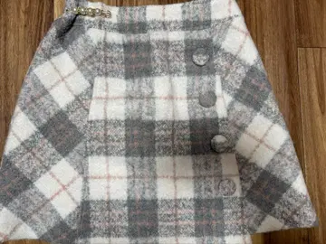 그레이와 핑크 체크 무늬 미니 스커트