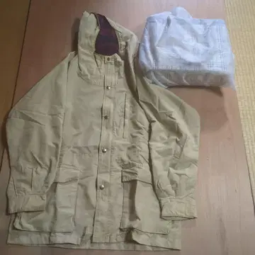 나일론 자켓 베이지 후드 부착