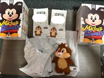 POP MART 미키 패밀리 칩 데일